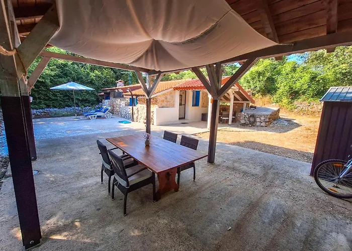 Awesome In With Kitchen 펜션