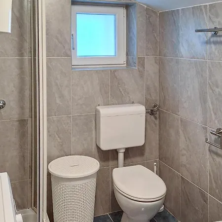 1 Bedroom In * Risika