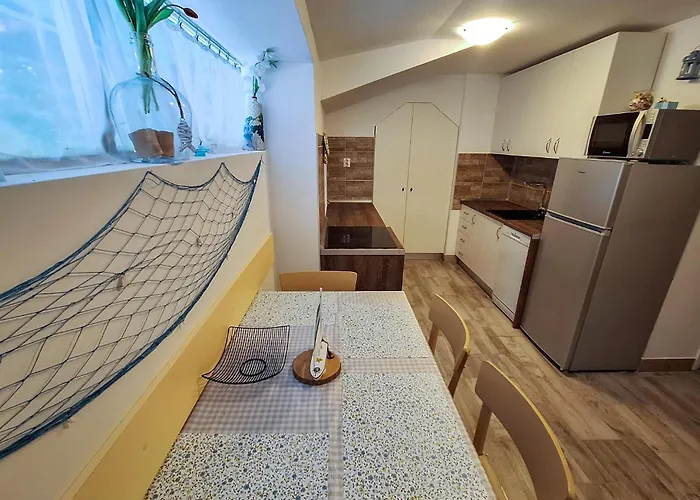 Awesome In With Kitchen *